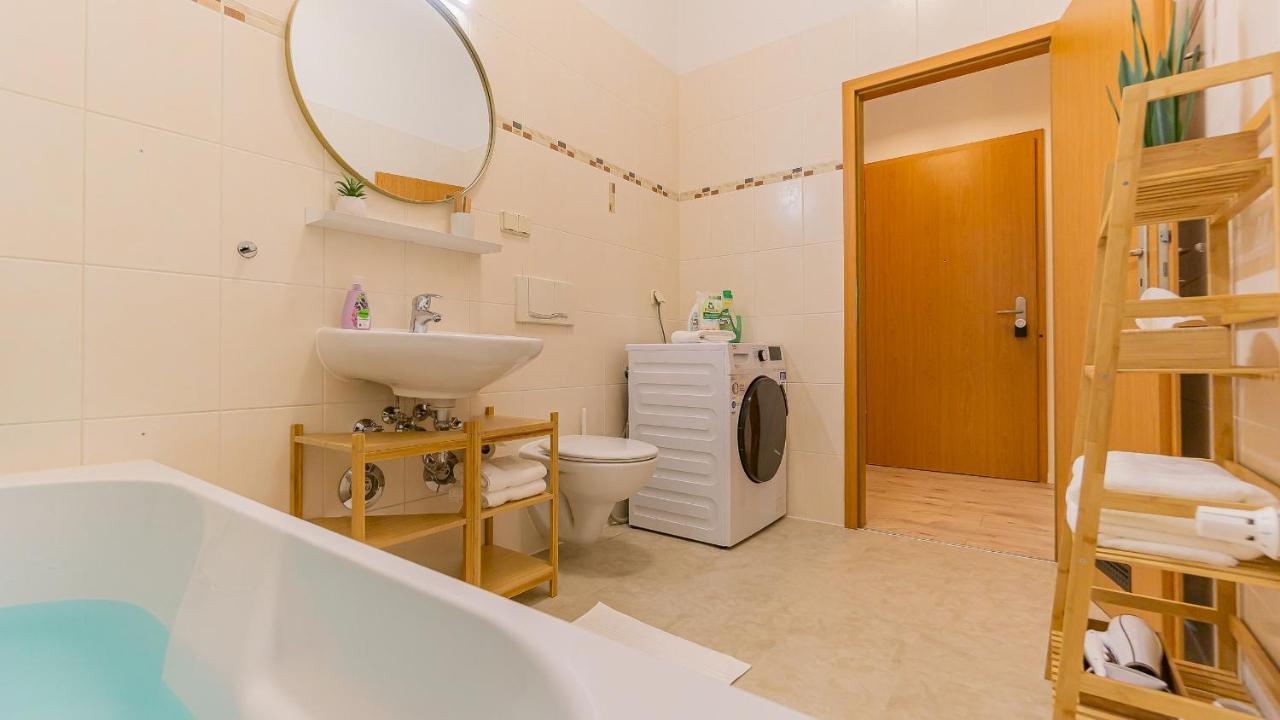 Cityapartment - 53 M², 2 Zimmer, Zentral, Netflix, Kueche, Waschmaschine Котбус Экстерьер фото
